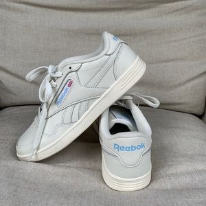 White Reebok shoes (women’s size 7.5)